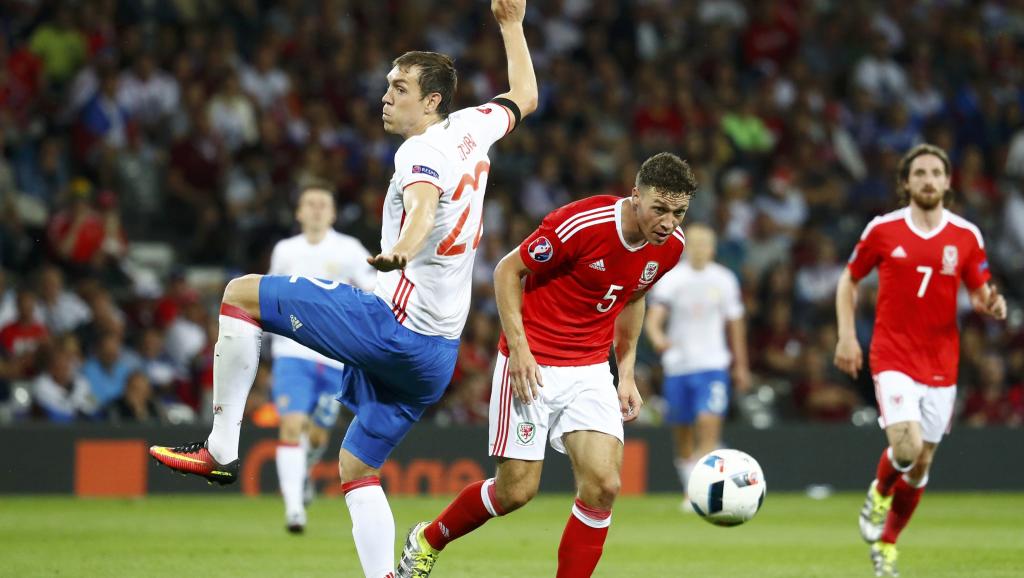 soccer-euro-rus-wal 2