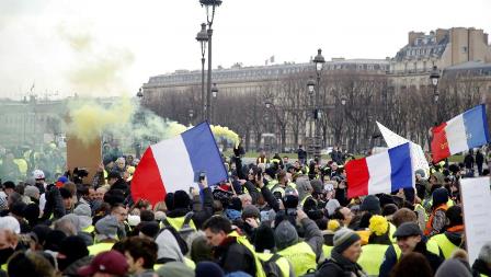 france protests 10