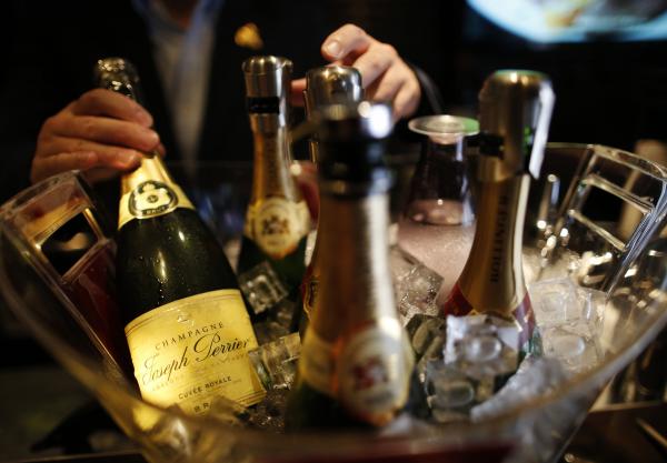 JAPAN-ECONOMY-CHAMPAGNE