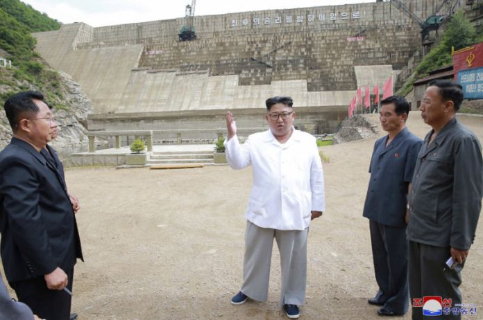 Kim-Jong-Un-thuy dien
