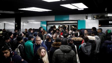 france protests pensions 8