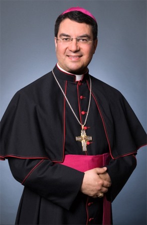 Giám Mục Oscar Cantú