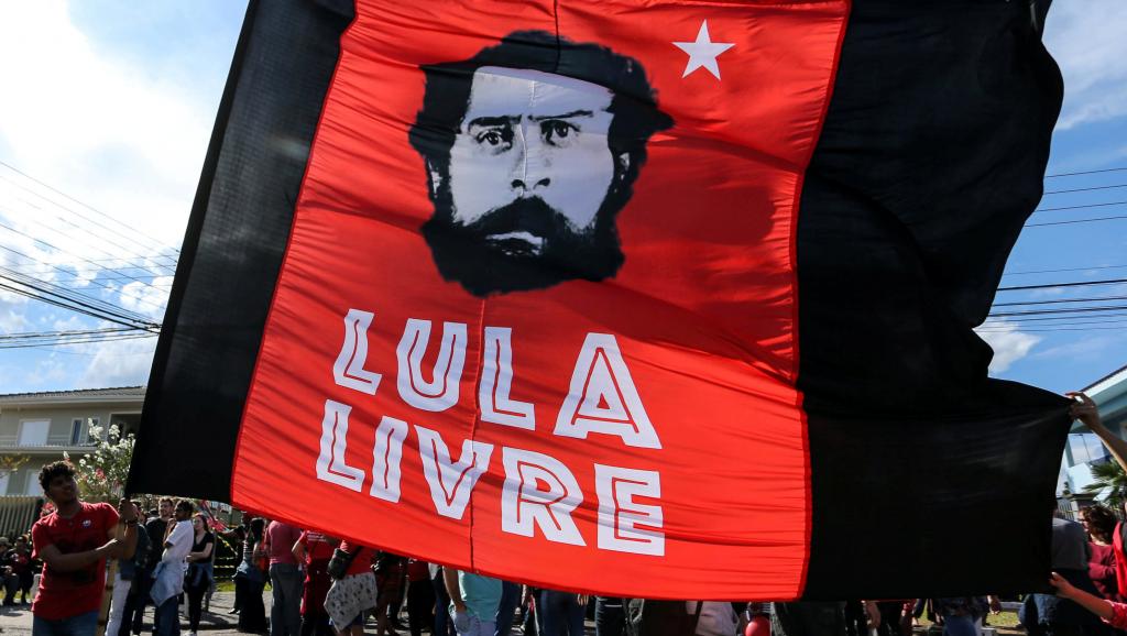 lula bresil drapeau liberation