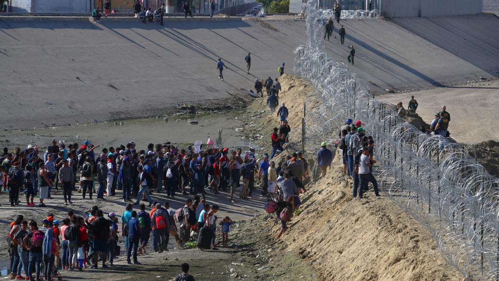 immigration-caravan 2